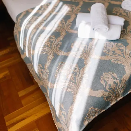 Irish House Aparthotel