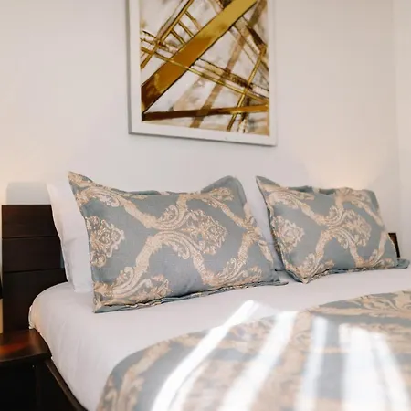 Aparthotel Irish House