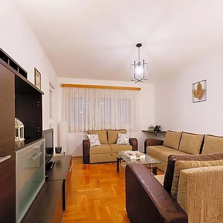 爱尔兰默主歌耶公寓式酒店 4* Međugorje